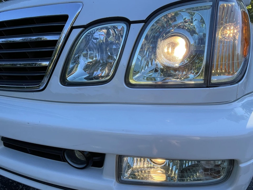 2005 Lexus LX 2nd Gen - Image 24 of 31
