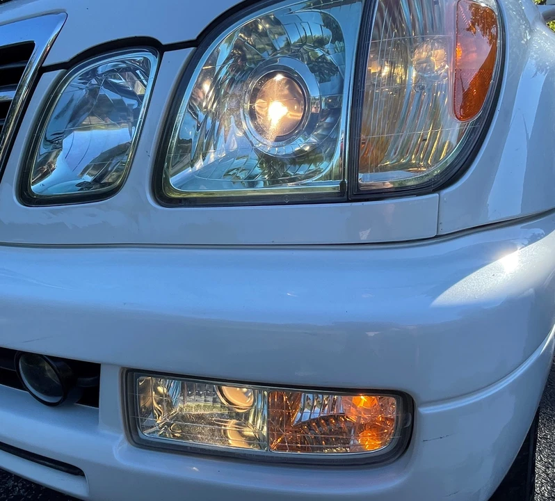 2005 Lexus LX 2nd Gen - Image 23 of 31