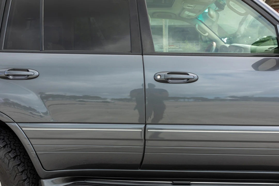 2005 Lexus LX 2nd Gen - Image 13 of 31