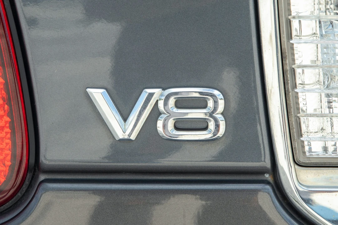 2005 Lexus LX 2nd Gen - Image 29 of 31