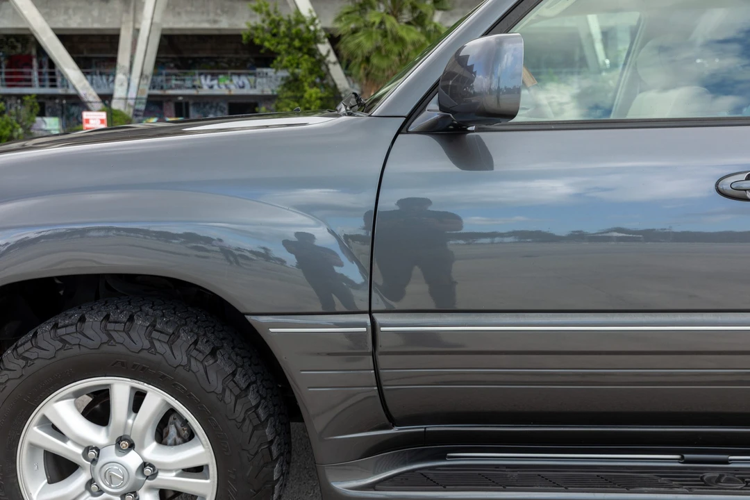 2005 Lexus LX 2nd Gen - Image 19 of 31