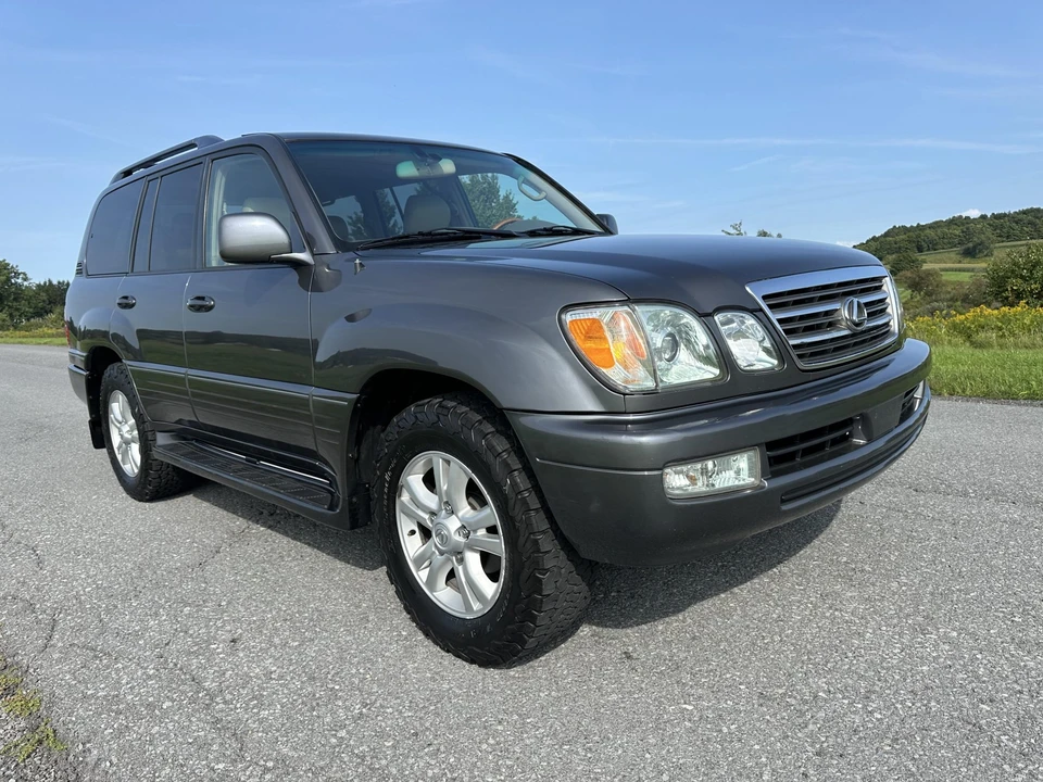 2005 Lexus LX 2nd Gen - Image 28 of 31