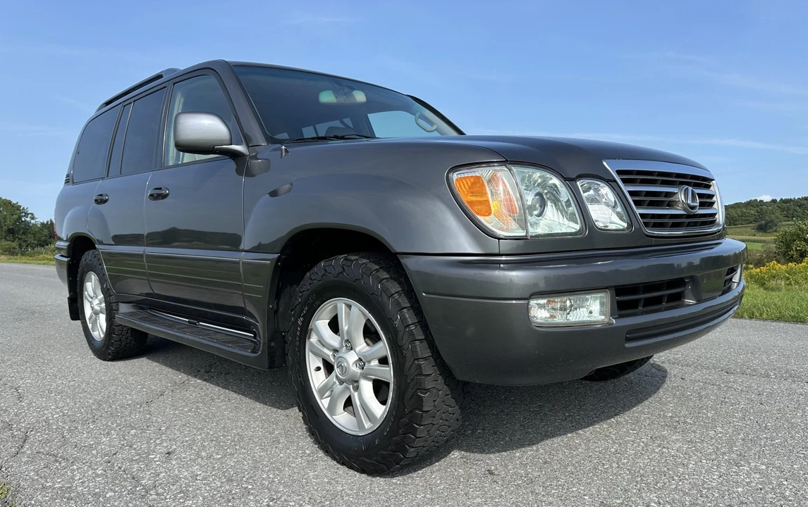 2005 Lexus LX 2nd Gen - Image 27 of 31