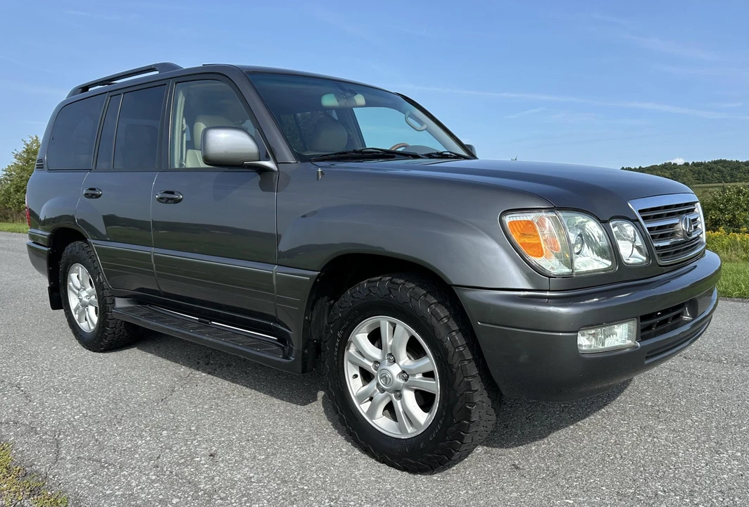 2005 Lexus LX 2nd Gen - Image 26 of 31