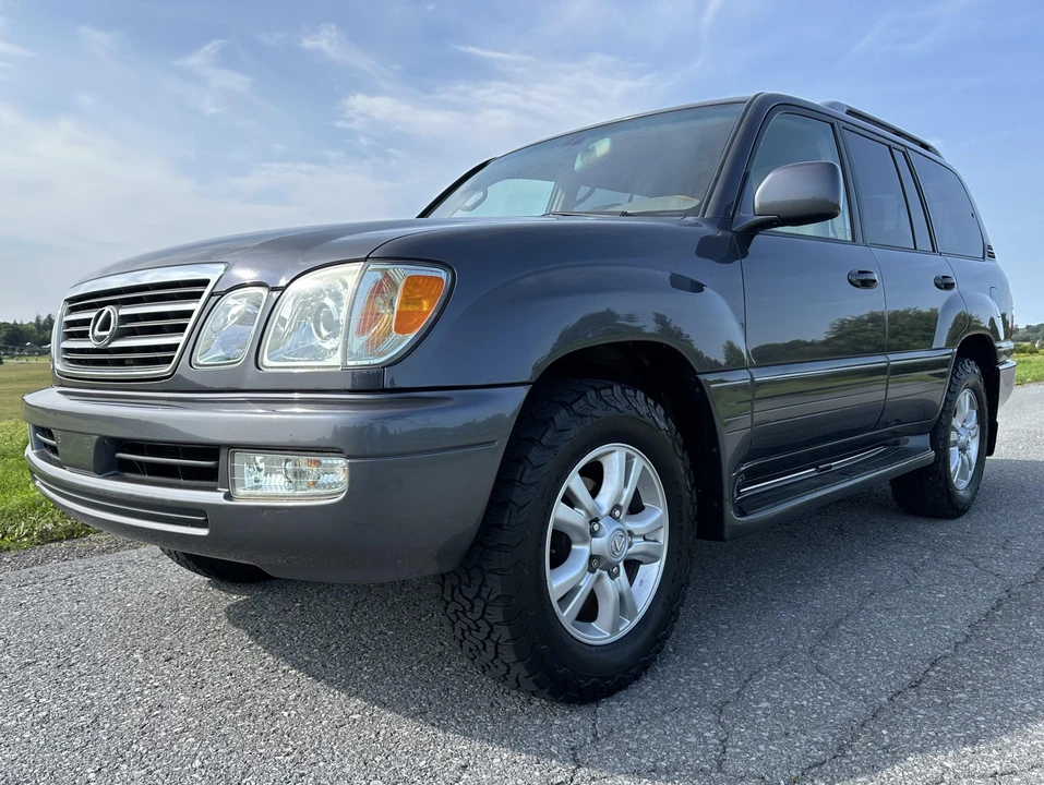 2005 Lexus LX 2nd Gen - Image 4 of 31