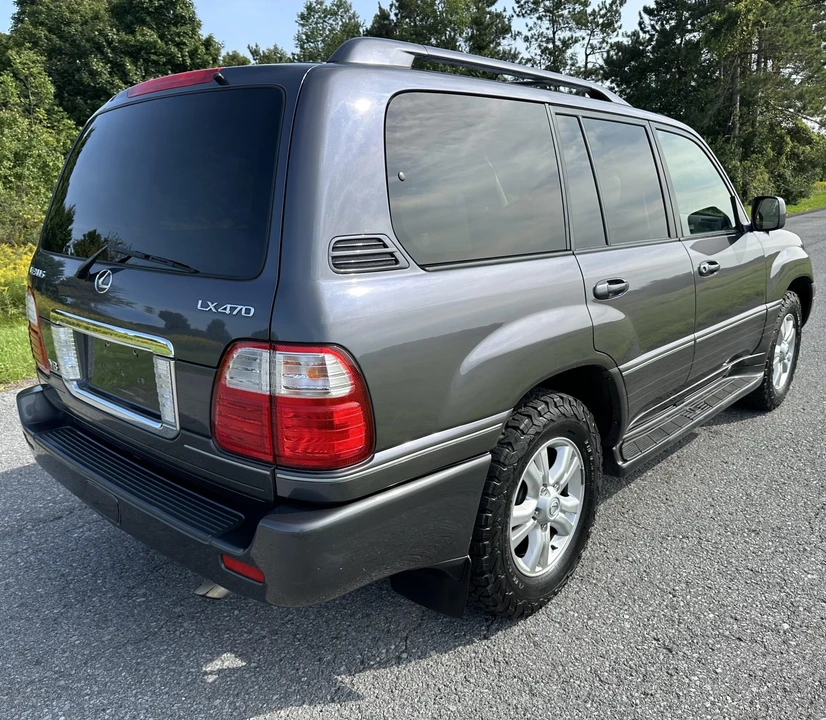 2005 Lexus LX 2nd Gen - Image 19 of 31