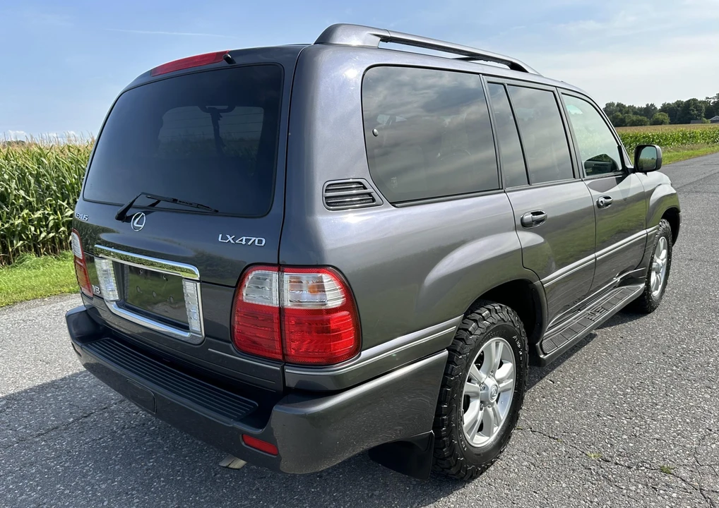 2005 Lexus LX 2nd Gen - Image 20 of 31