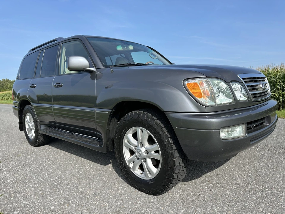 2005 Lexus LX 2nd Gen - Image 25 of 31