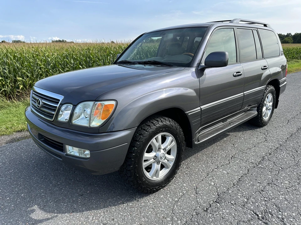 2005 Lexus LX 2nd Gen - Image 3 of 31
