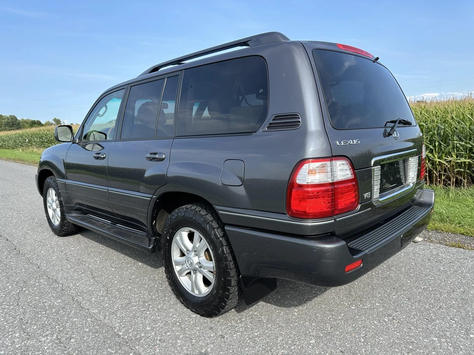 2005 Lexus LX 2nd Gen - Image 9 of 31