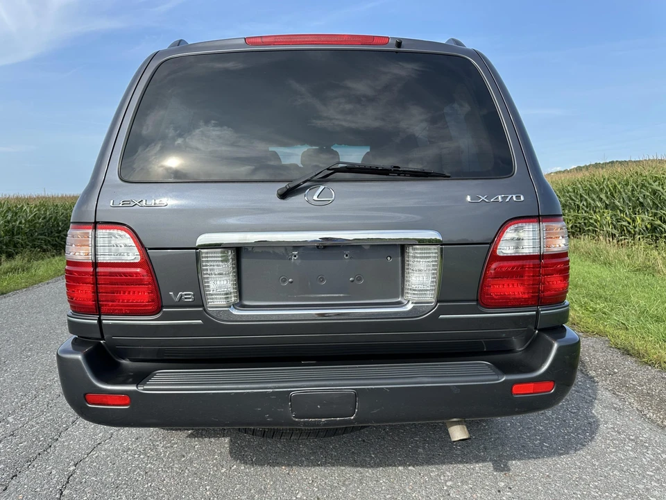 2005 Lexus LX 2nd Gen - Image 16 of 31