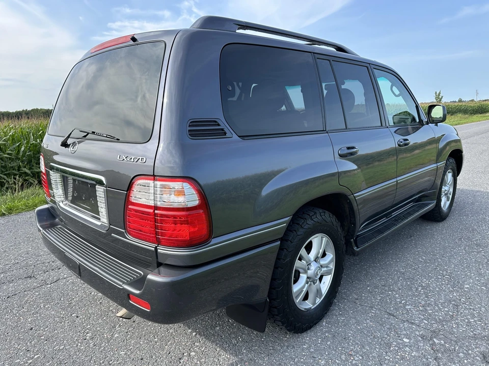 2005 Lexus LX 2nd Gen - Image 17 of 31