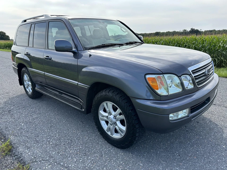 2005 Lexus LX 2nd Gen - Image 24 of 31