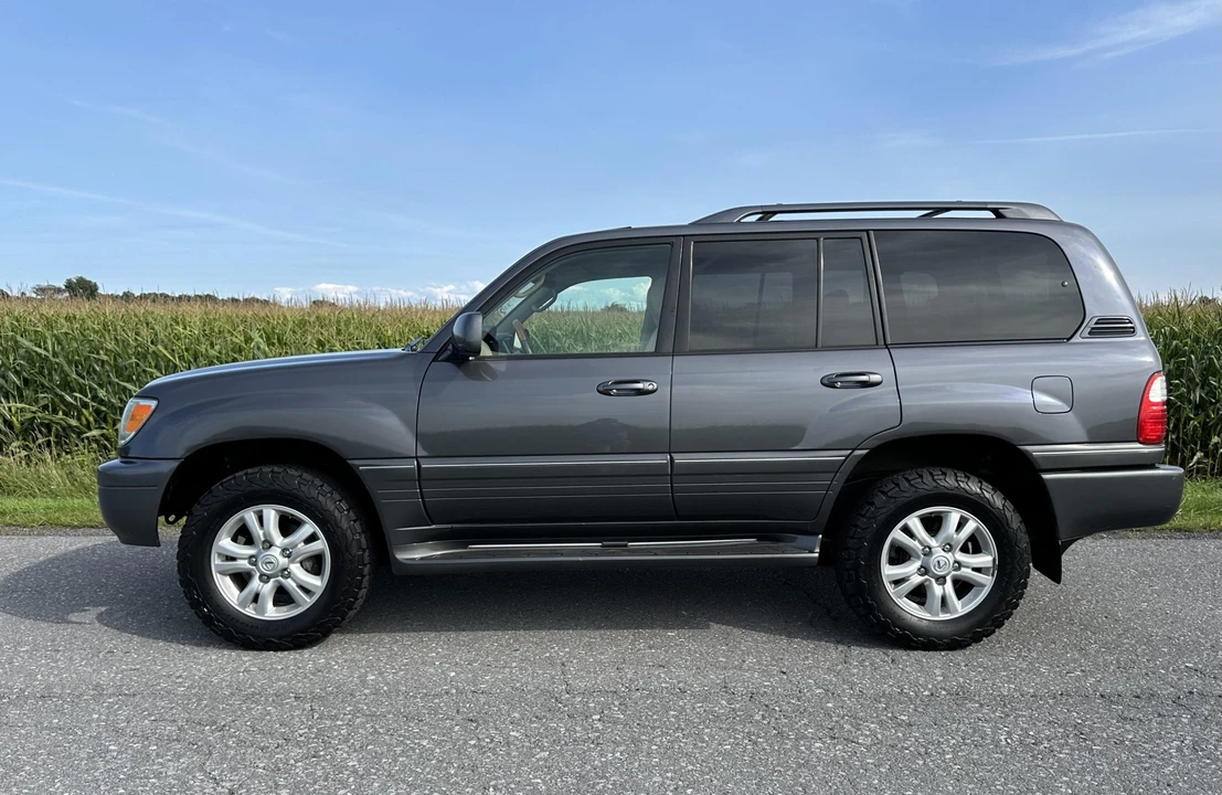 2005 Lexus LX 2nd Gen - Image 7 of 31