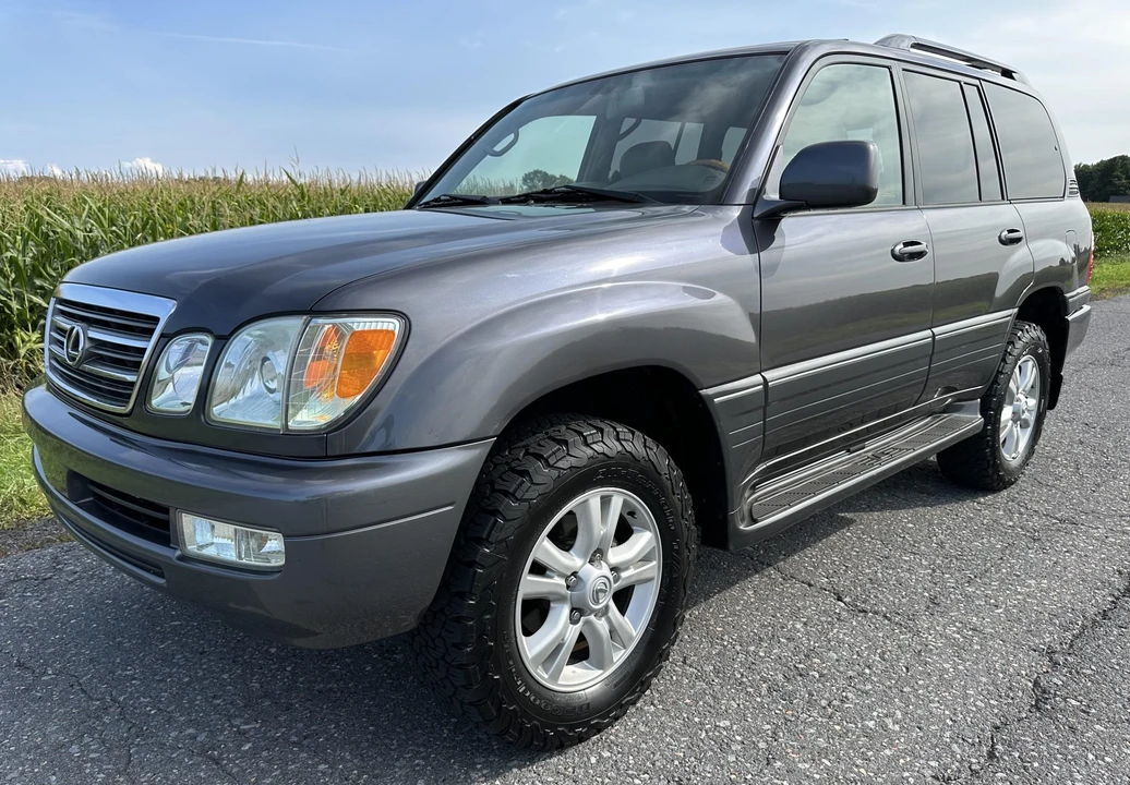 2005 Lexus LX 2nd Gen - Image 5 of 31