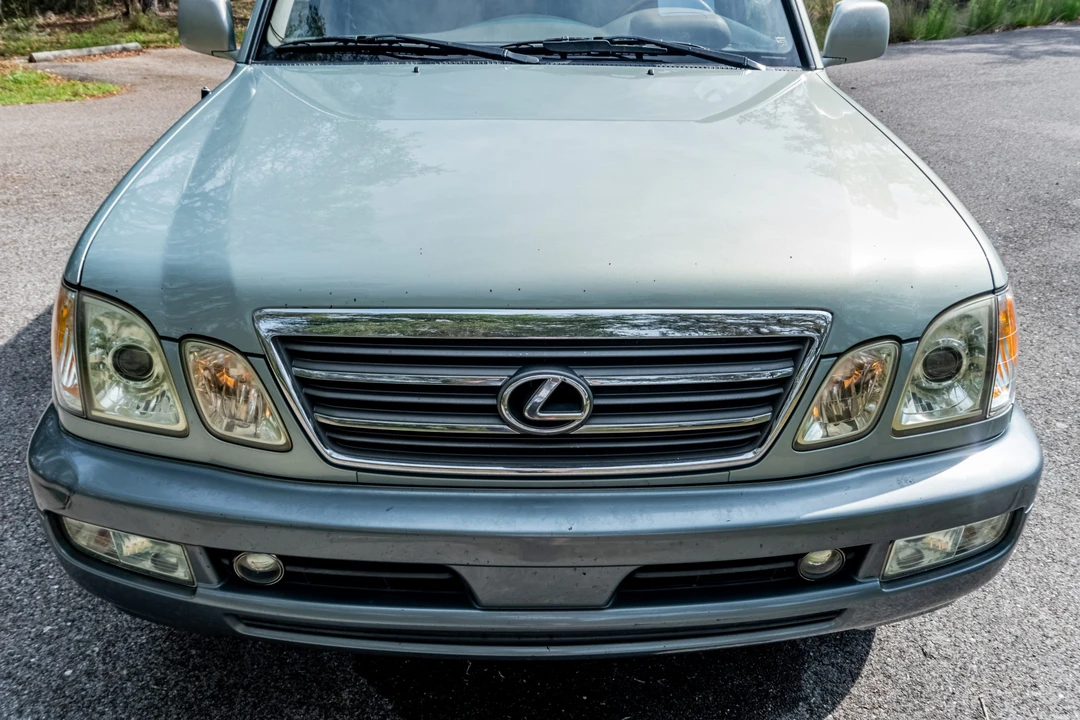 2005 Lexus LX 2nd Gen - Image 10 of 31