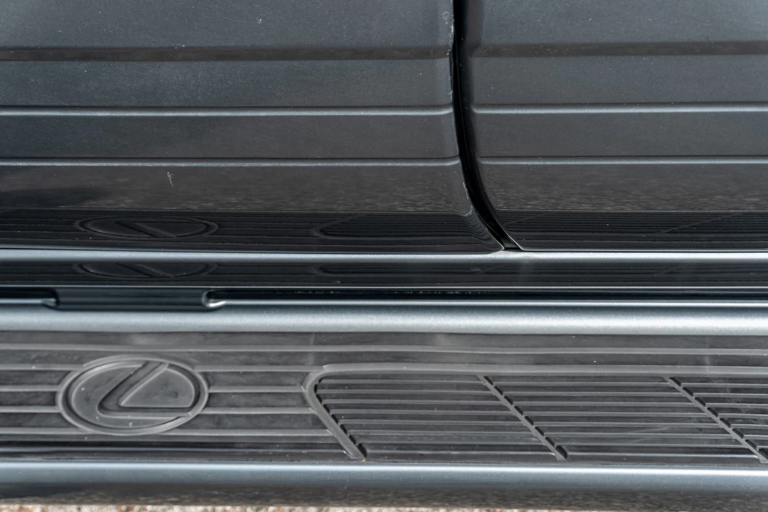 2005 Lexus LX 2nd Gen - Image 31 of 31