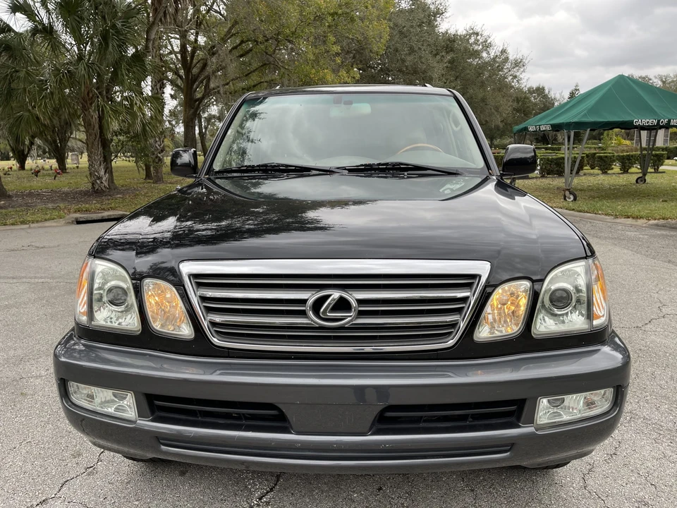 2005 Lexus LX 2nd Gen - Image 21 of 31