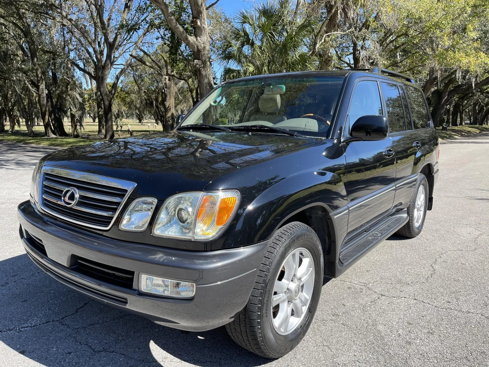 2005 Lexus LX 2nd Gen - Image 9 of 31