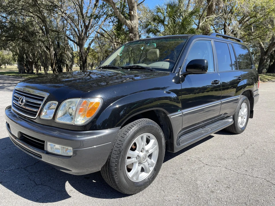 2005 Lexus LX 2nd Gen - Image 10 of 31
