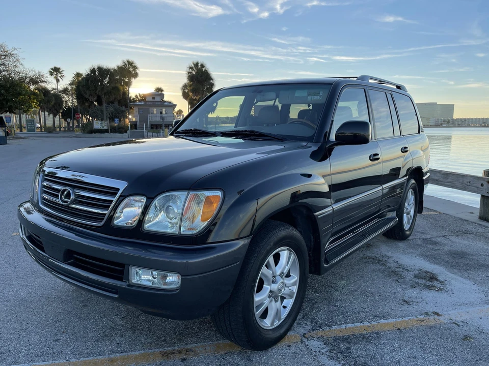 2005 Lexus LX 2nd Gen - Image 13 of 31