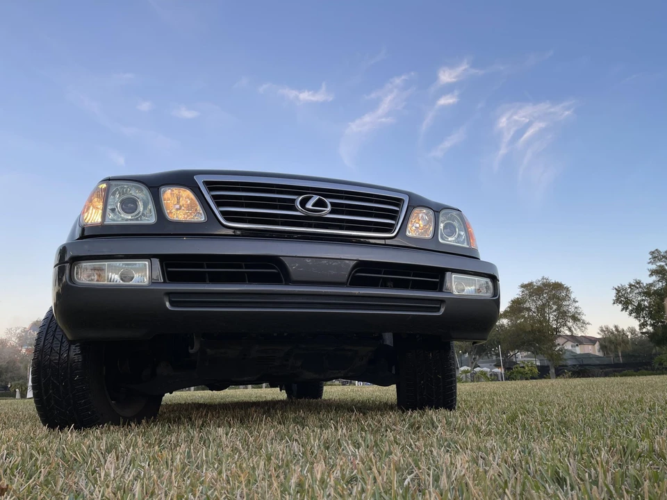 2005 Lexus LX 2nd Gen - Image 28 of 31