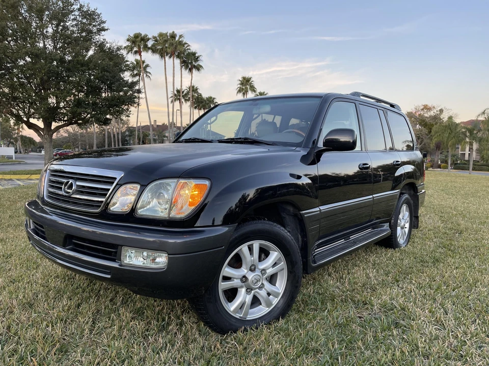 2005 Lexus LX 2nd Gen - Image 15 of 31