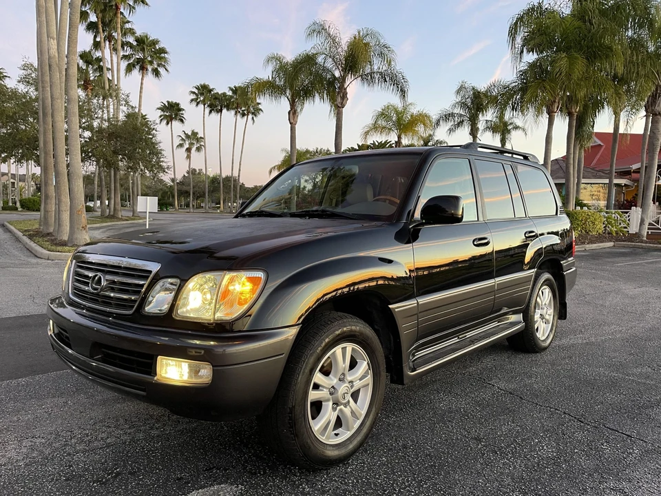 2005 Lexus LX 2nd Gen - Image 16 of 31