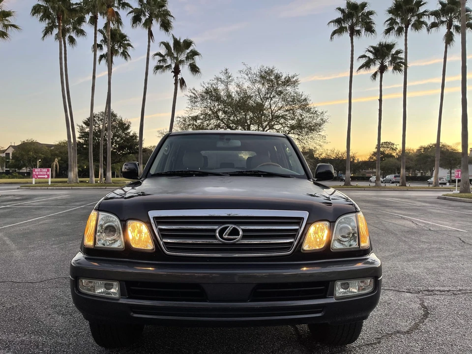2005 Lexus LX 2nd Gen - Image 30 of 31