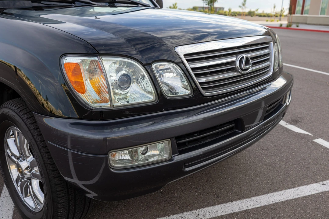 2005 Lexus LX 2nd Gen - Image 15 of 31