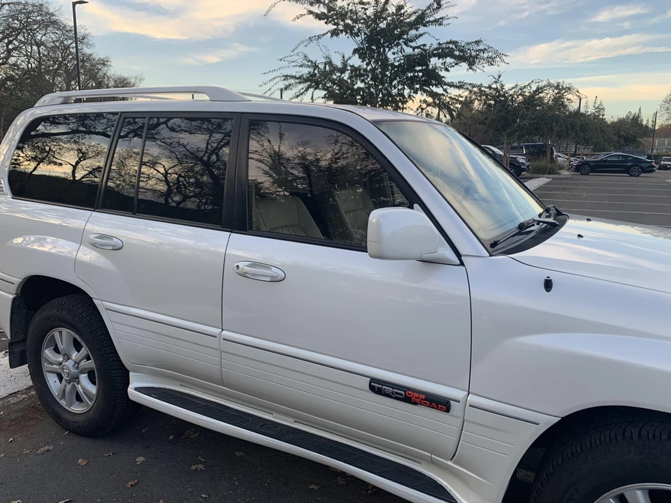 2005 Lexus LX 2nd Gen - Image 15 of 31