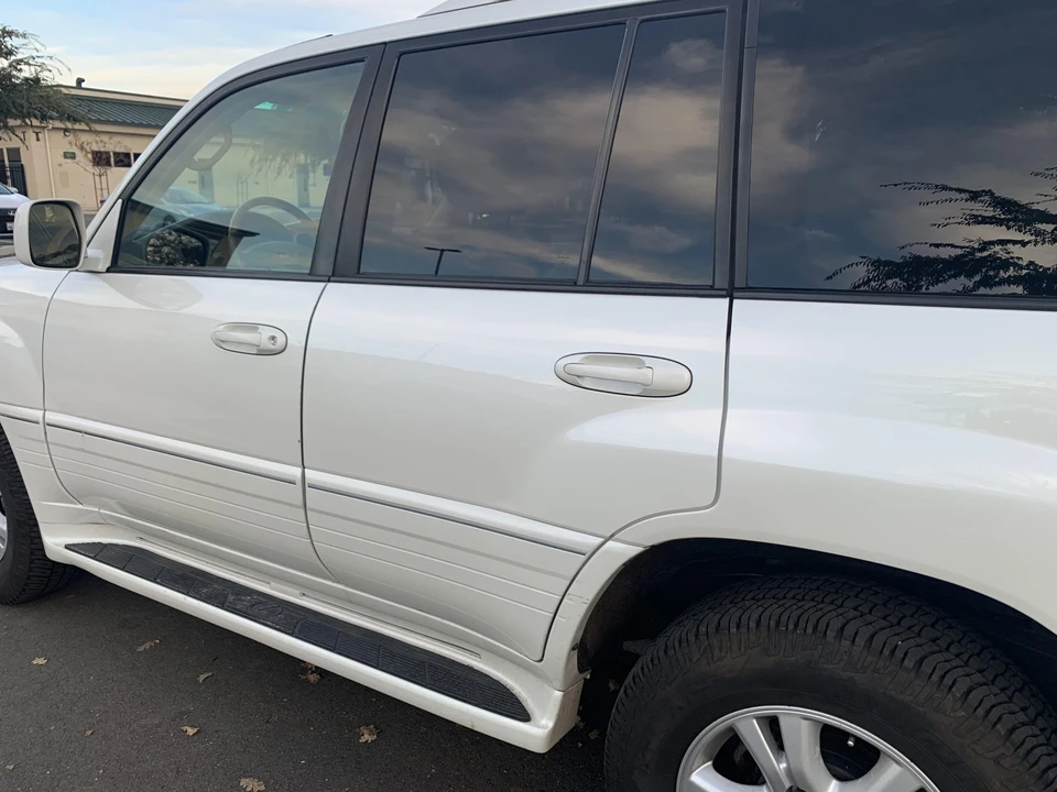 2005 Lexus LX 2nd Gen - Image 12 of 31