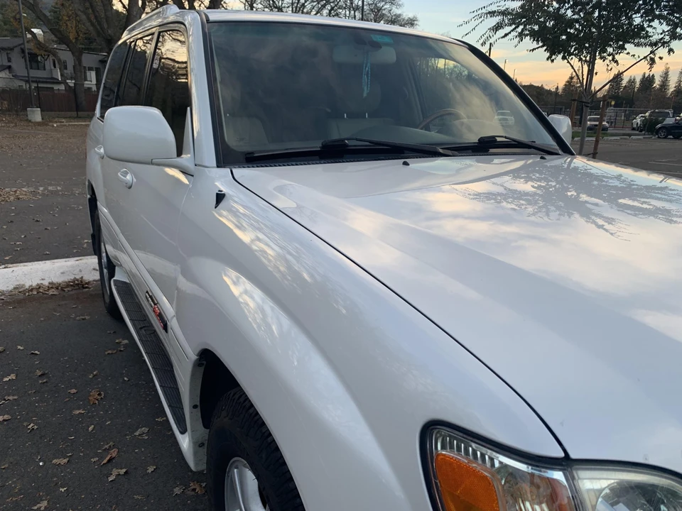 2005 Lexus LX 2nd Gen - Image 16 of 31