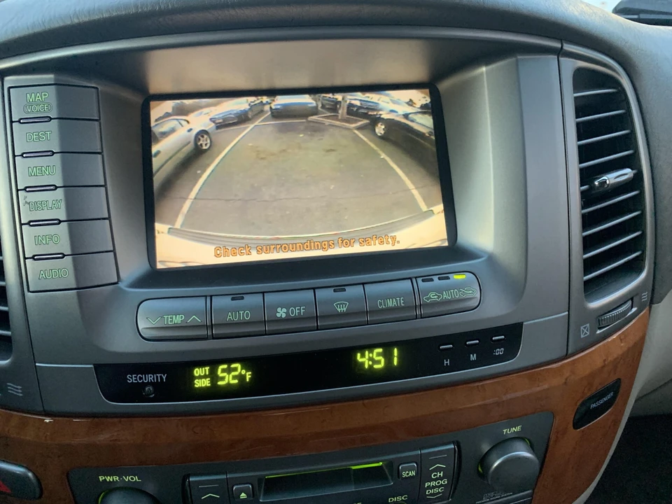2005 Lexus LX 2nd Gen - Image 31 of 31