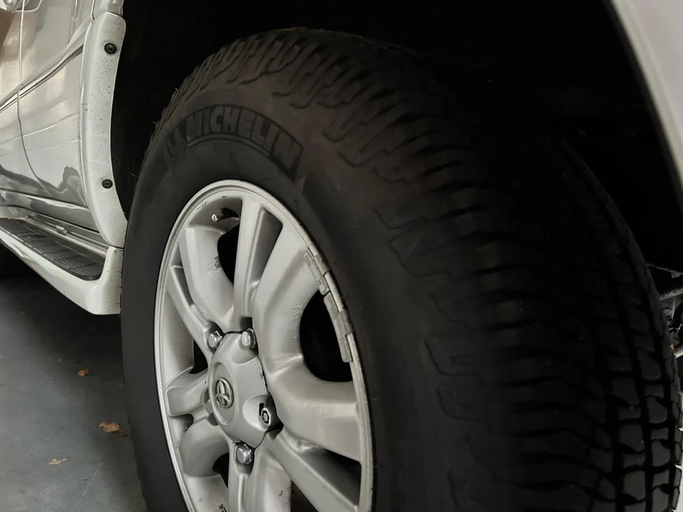 2005 Lexus LX 2nd Gen - Image 22 of 31