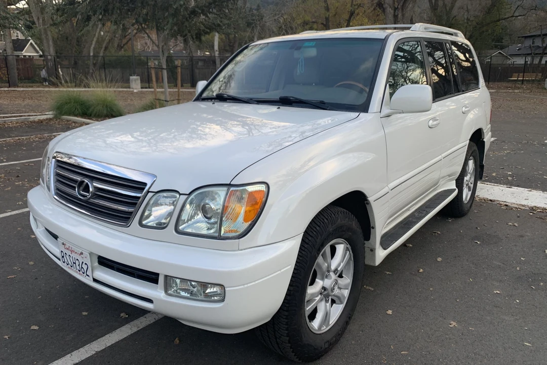 2005 Lexus LX 2nd Gen - Image 8 of 31