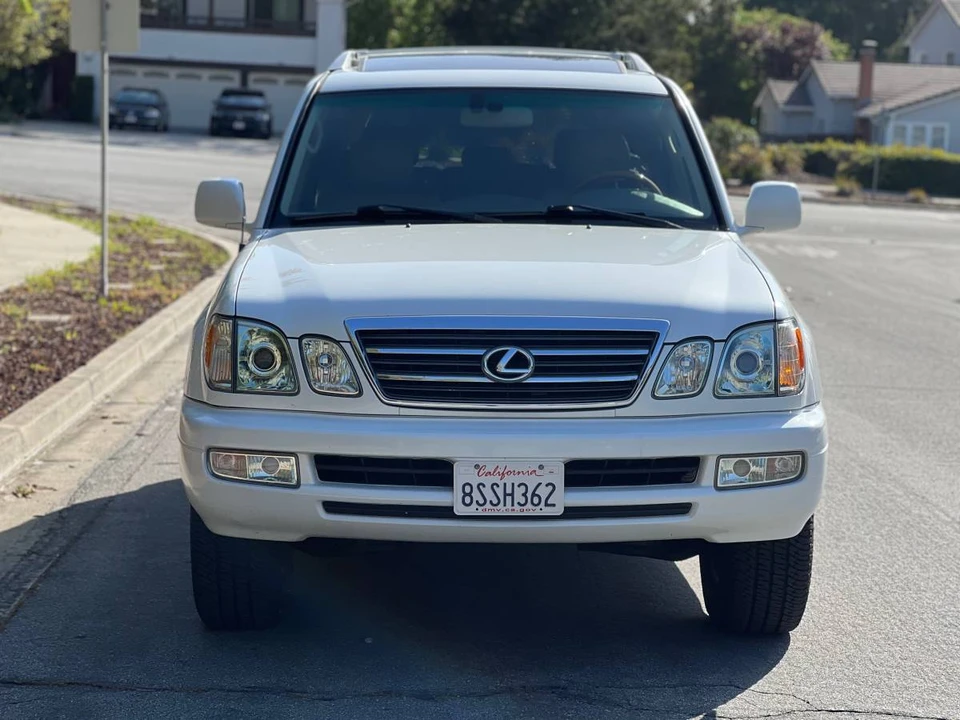 2005 Lexus LX 2nd Gen - Image 7 of 31