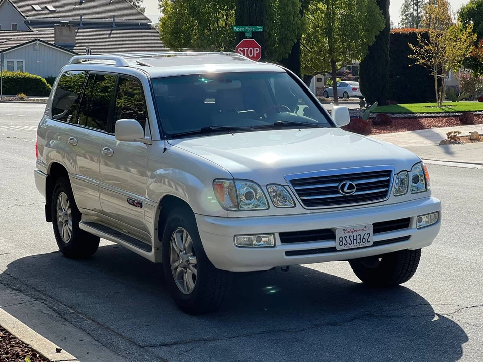 2005 Lexus LX 2nd Gen - Image 6 of 31