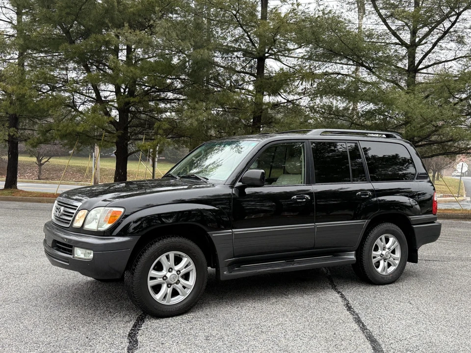 2005 Lexus LX 2nd Gen - Image 19 of 31