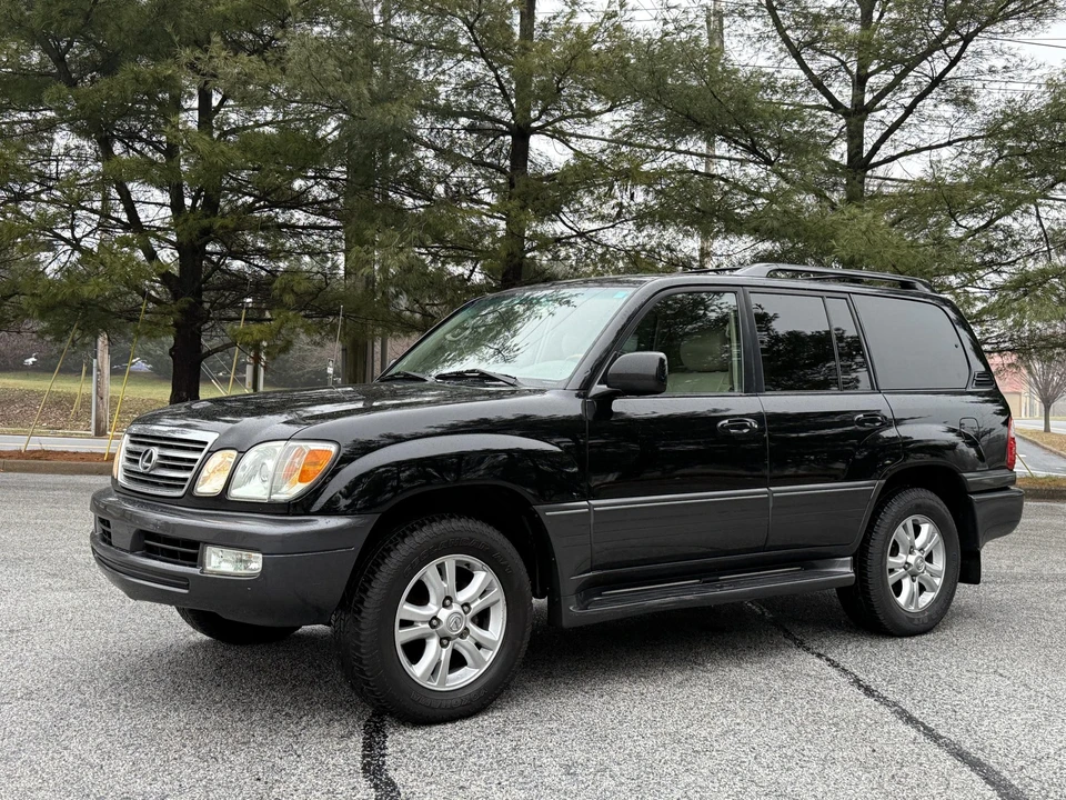 2005 Lexus LX 2nd Gen - Image 2 of 31