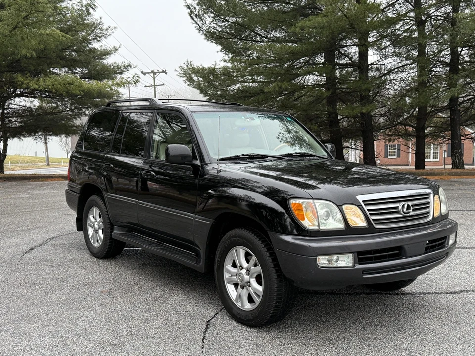 2005 Lexus LX 2nd Gen - Image 8 of 31