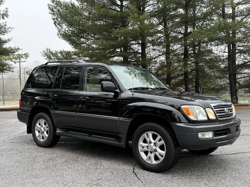 2005 Lexus LX 2nd Gen - Image 9 of 31