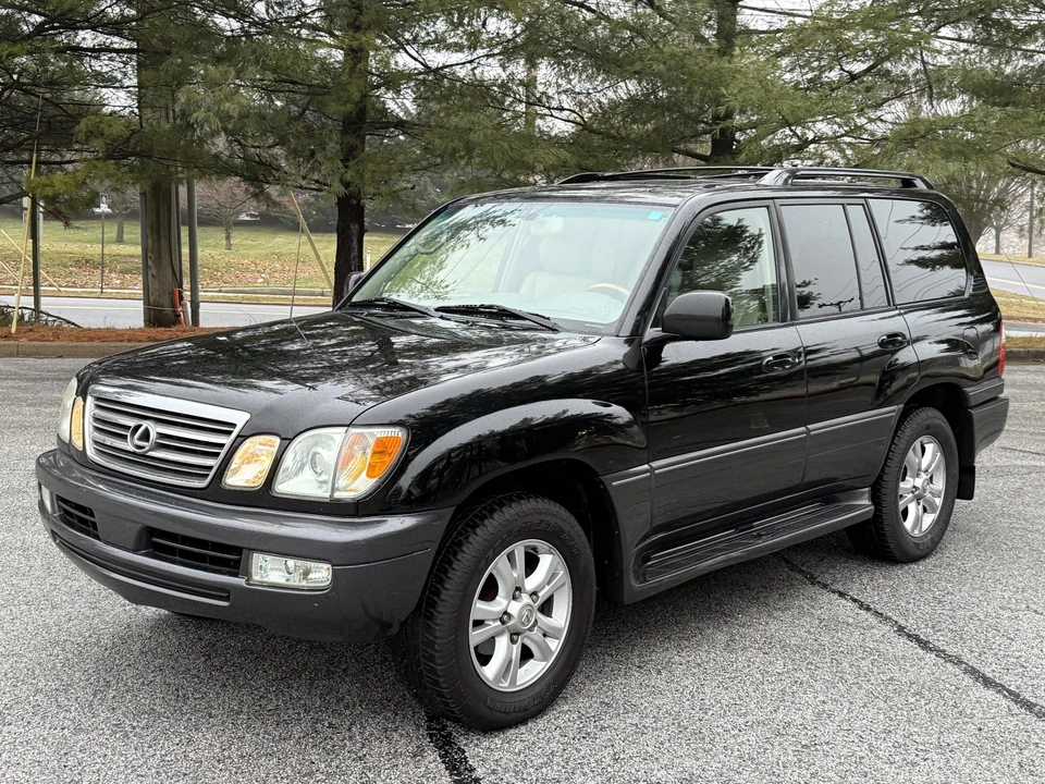 2005 Lexus LX 2nd Gen - Image 3 of 31