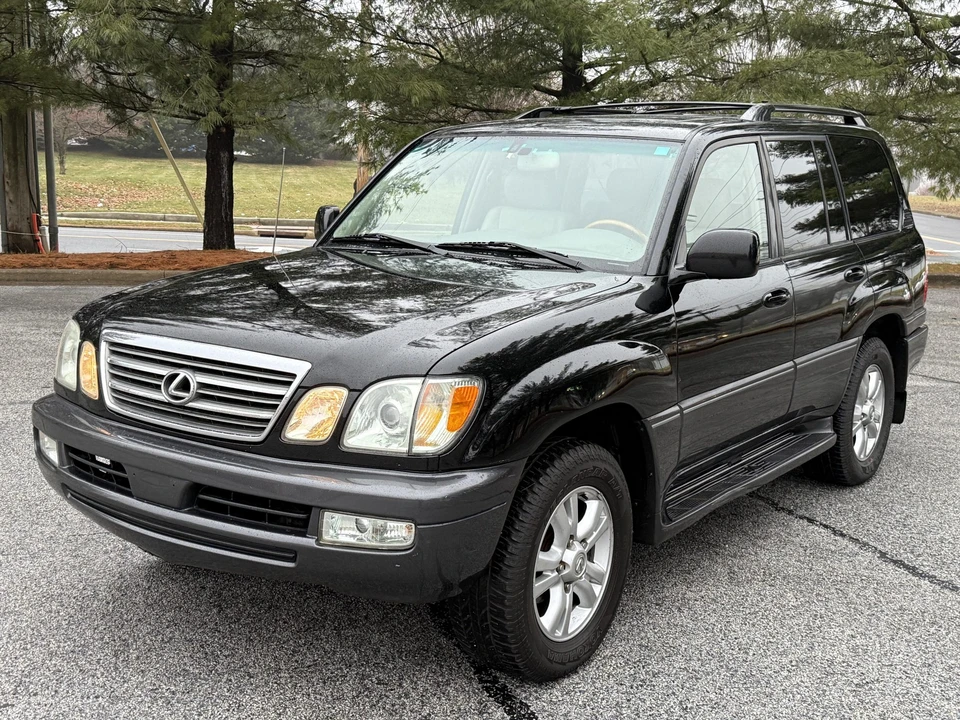 2005 Lexus LX 2nd Gen - Image 4 of 31