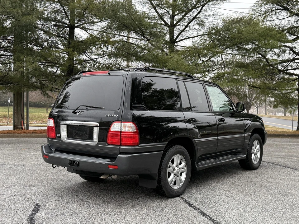 2005 Lexus LX 2nd Gen - Image 12 of 31