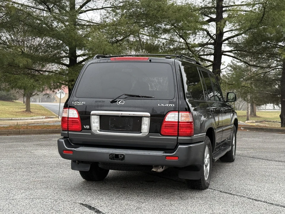 2005 Lexus LX 2nd Gen - Image 13 of 31
