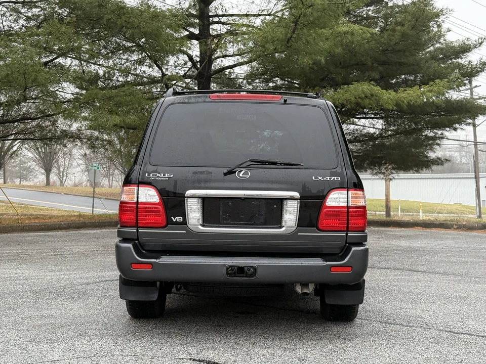 2005 Lexus LX 2nd Gen - Image 14 of 31