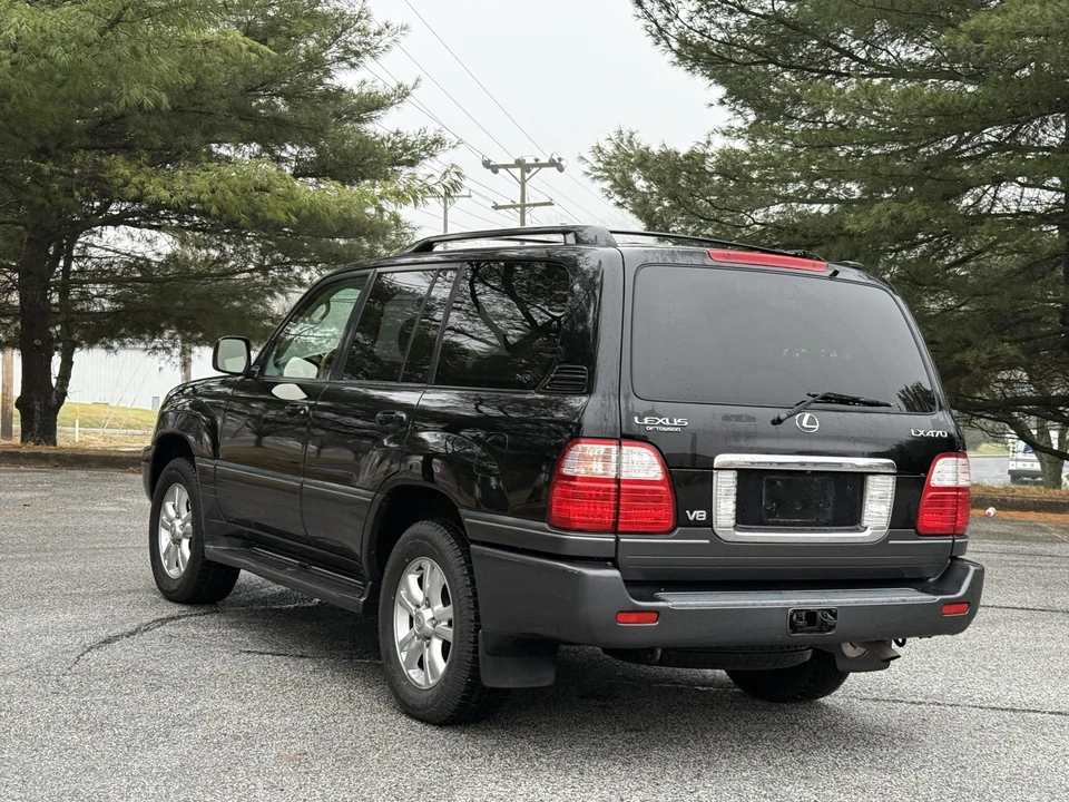 2005 Lexus LX 2nd Gen - Image 15 of 31