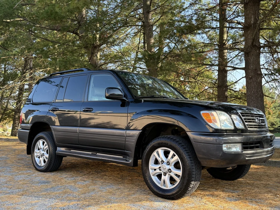 2005 Lexus LX 2nd Gen - Image 23 of 31