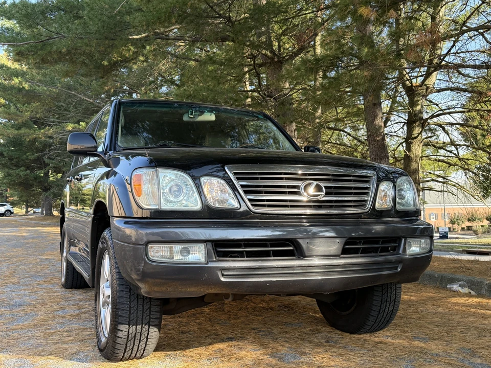 2005 Lexus LX 2nd Gen - Image 21 of 31